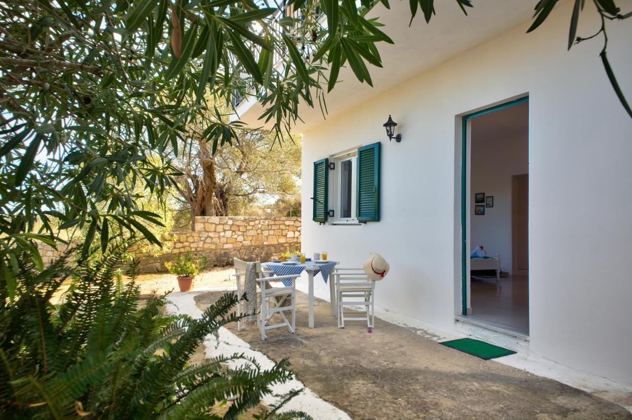 Theodora Apartments - Paxos ไกออส ภายนอก รูปภาพ