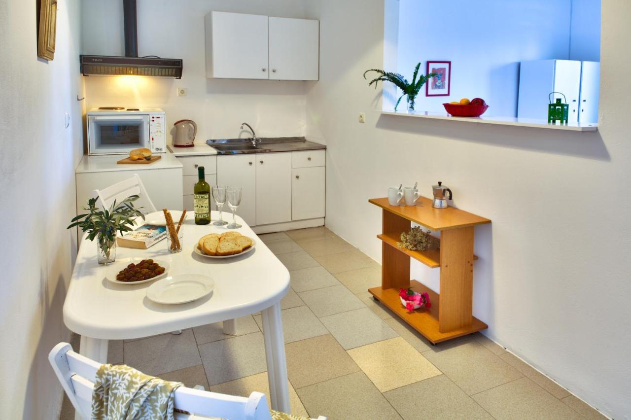 Theodora Apartments - Paxos ไกออส ภายนอก รูปภาพ