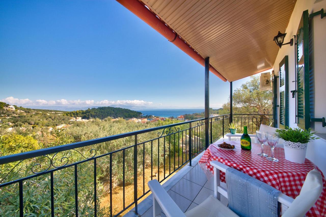 Theodora Apartments - Paxos ไกออส ภายนอก รูปภาพ